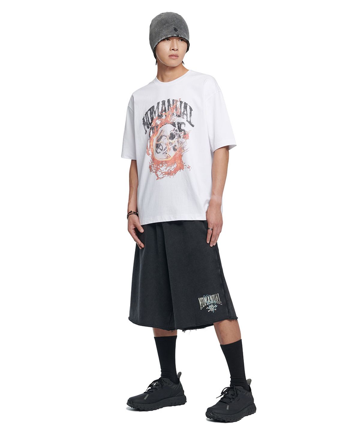 노매뉴얼(NOMANUAL) BLAZING SKULL T-SHIRT - WHITE
