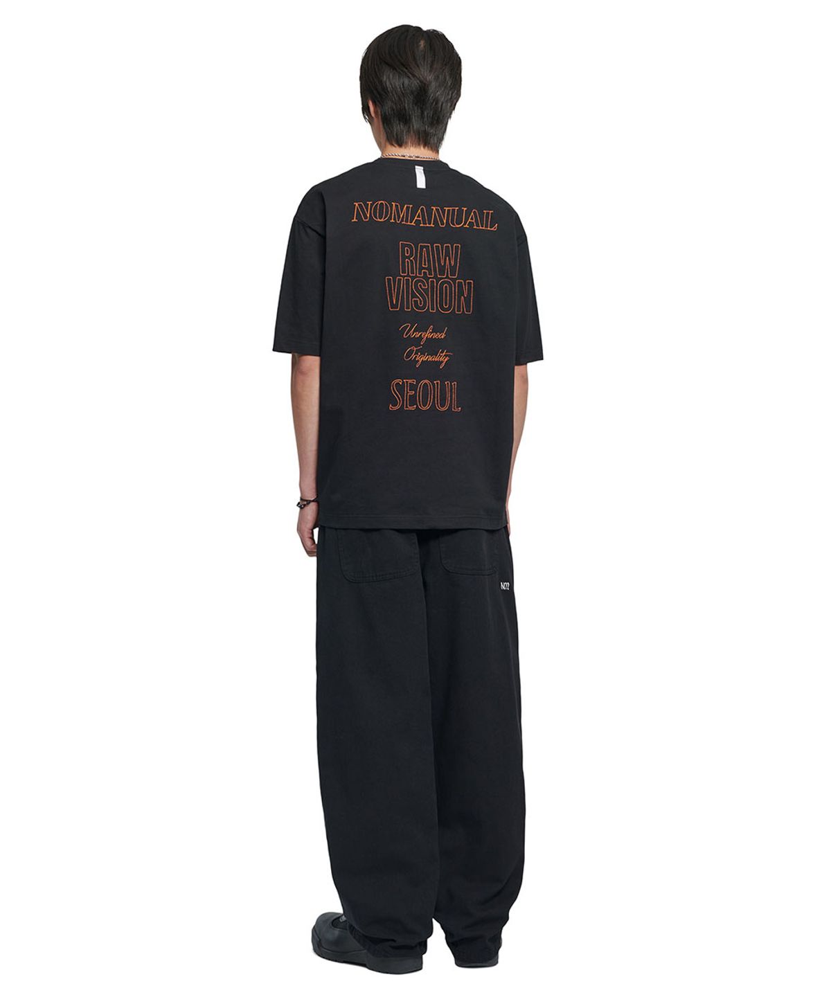 노매뉴얼(NOMANUAL) N.I T-SHIRT - BLACK