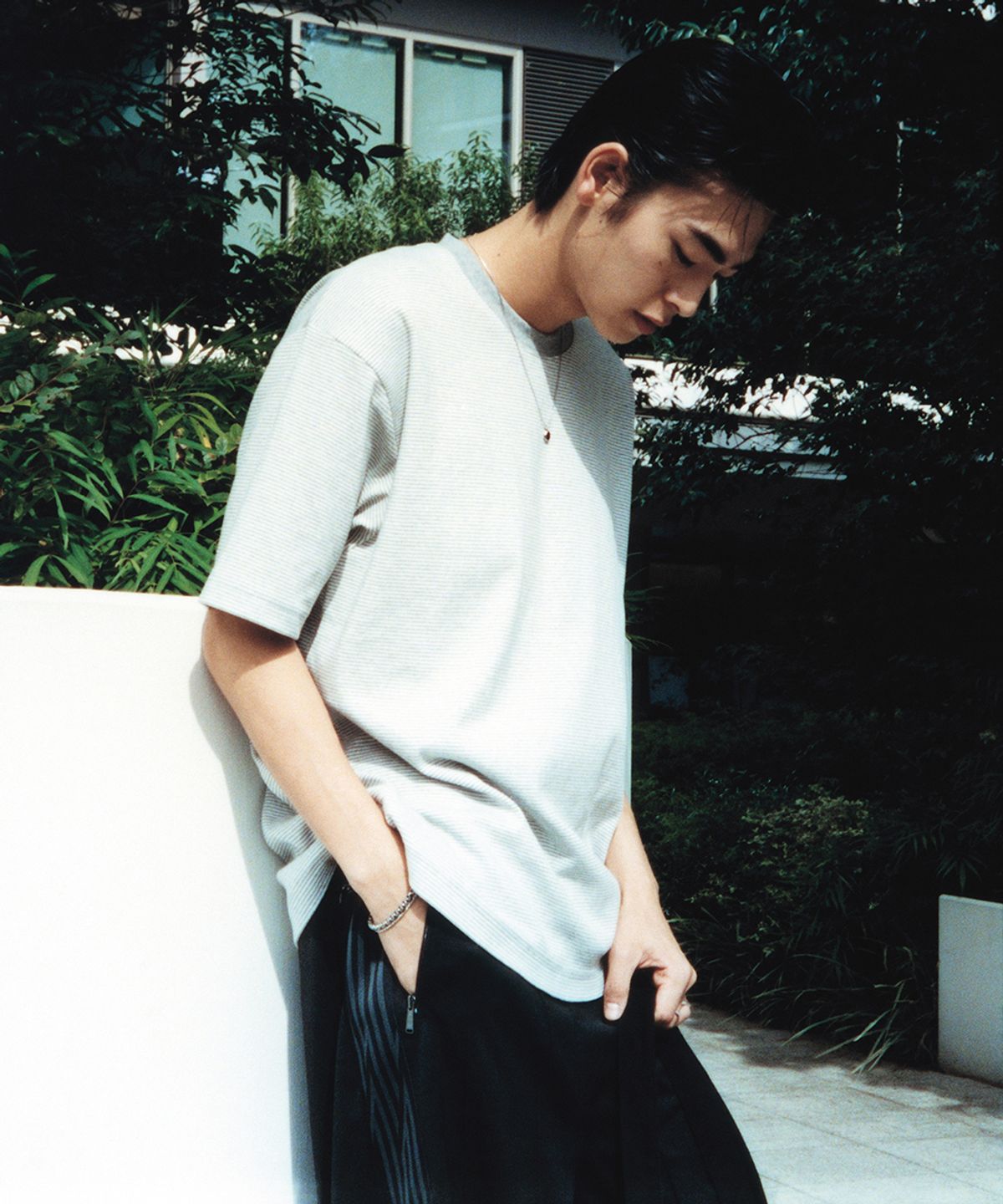 노매뉴얼(NOMANUAL) FINE STRIPE T-SHIRT - GRAY