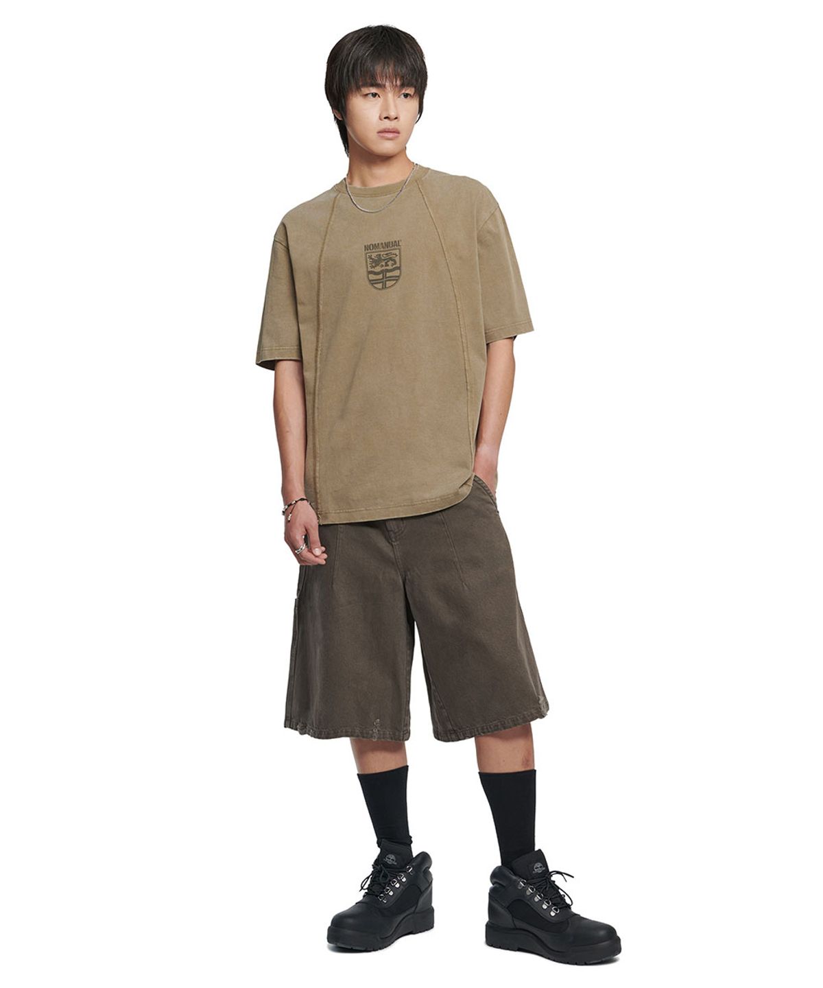 노매뉴얼(NOMANUAL) DUAL SLASH EMBLEM T-SHIRT - WASHED BROWN
