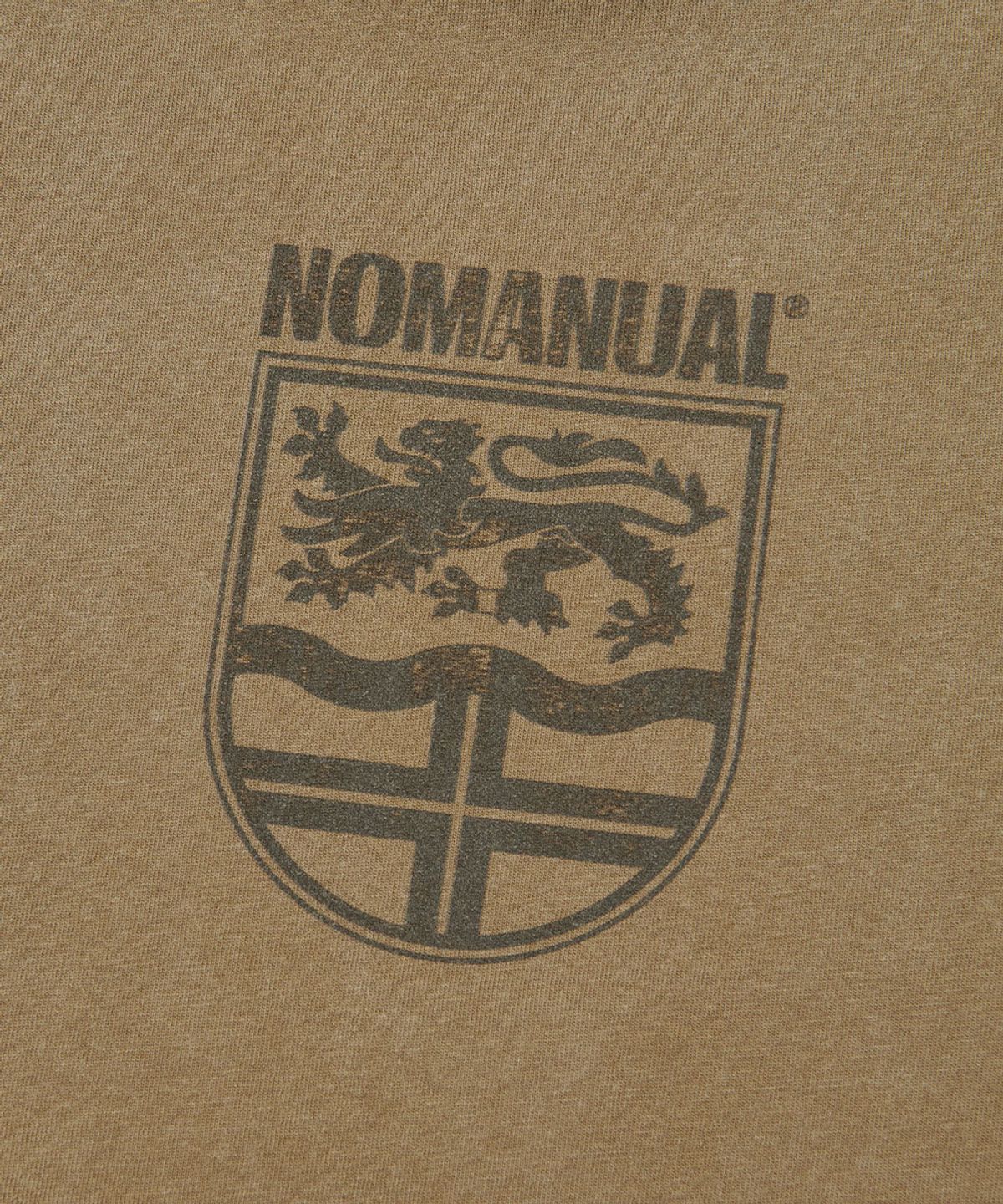 노매뉴얼(NOMANUAL) DUAL SLASH EMBLEM T-SHIRT - WASHED BROWN