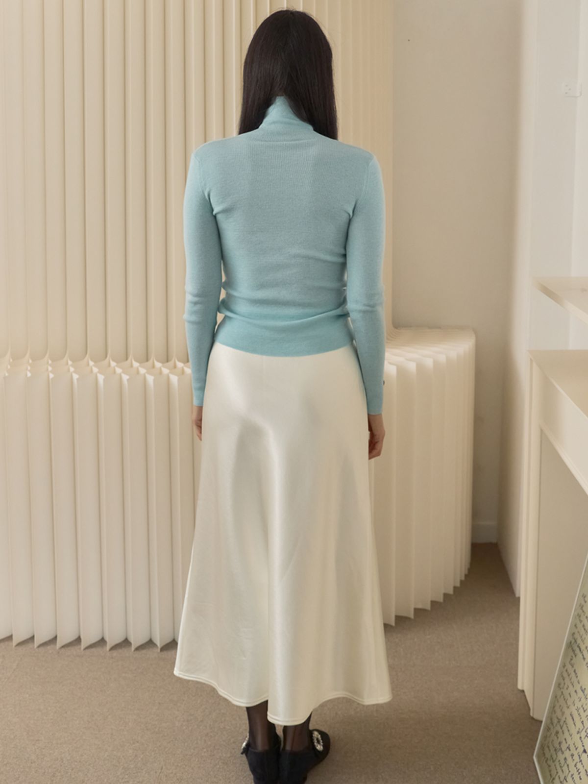 쏘리, 투 머치 러브(SORRY, TOO MUCH LOVE) Soft Fine Rib Turtleneck Knit_Sky Blue