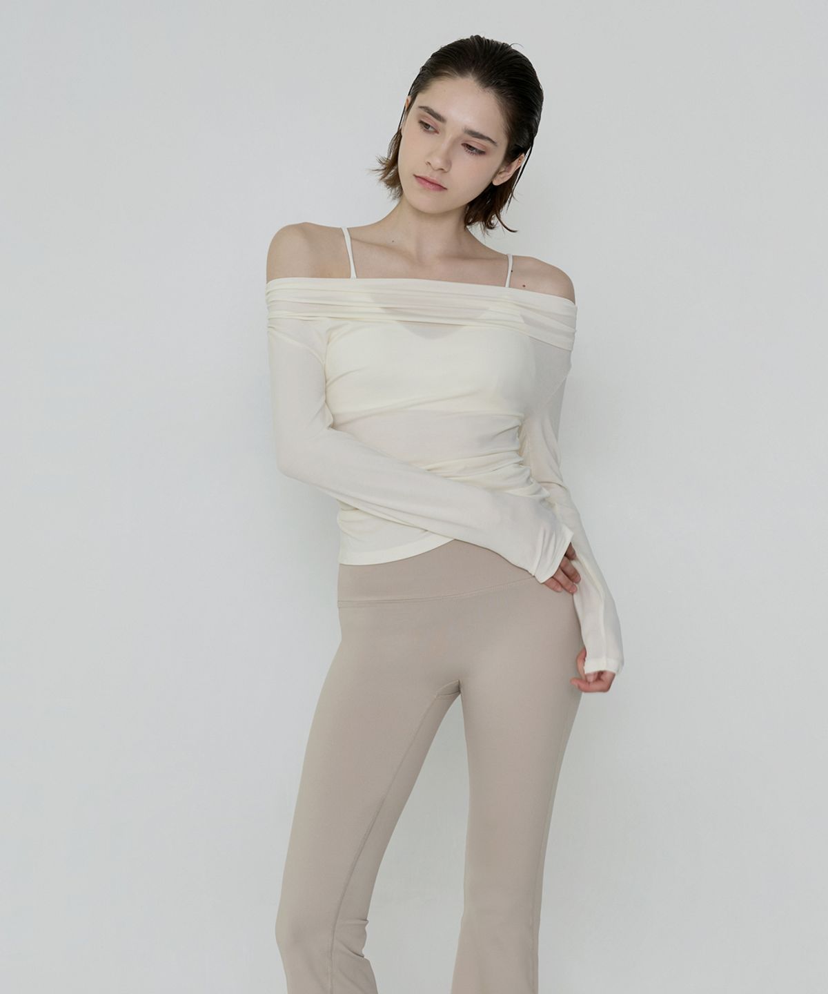 데비웨어(DEVIWEAR) 드레이프 투웨이 롱슬리브 DEVI-T0143-아이보리