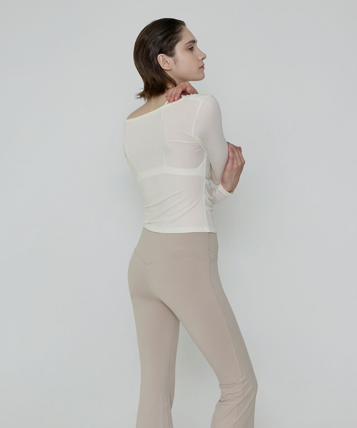 데비웨어(DEVIWEAR) 드레이프 투웨이 롱슬리브 DEVI-T0143-아이보리