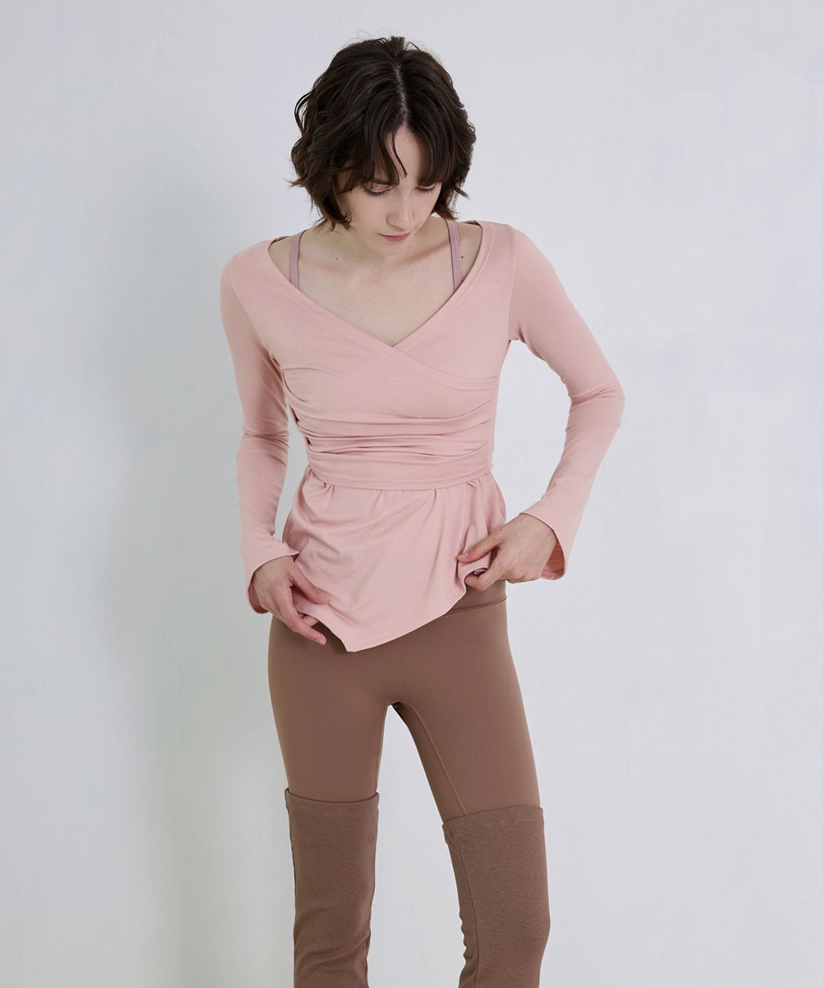 데비웨어(DEVIWEAR) 언밸런스 랩 롱슬리브 DEVI-T0141-살몬핑크