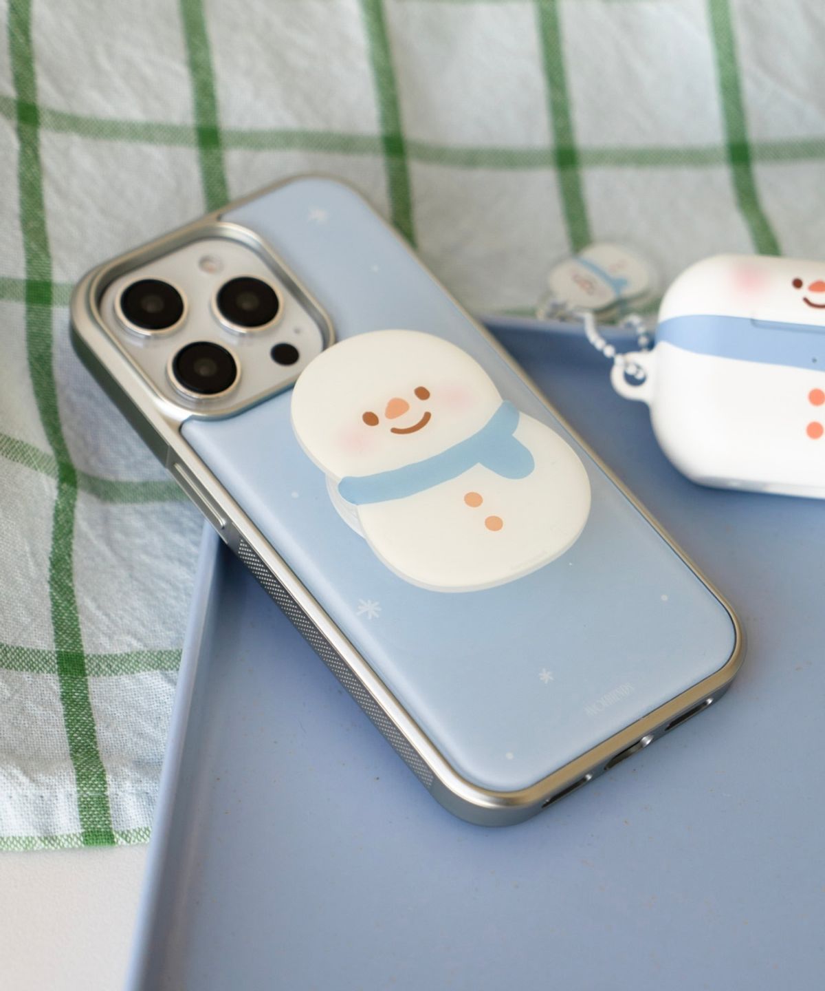 아보프렌즈(AVO FRIENDS) 스카이블루 스노우 에폭시 실버 범퍼 / 맥세이프 폰케이스