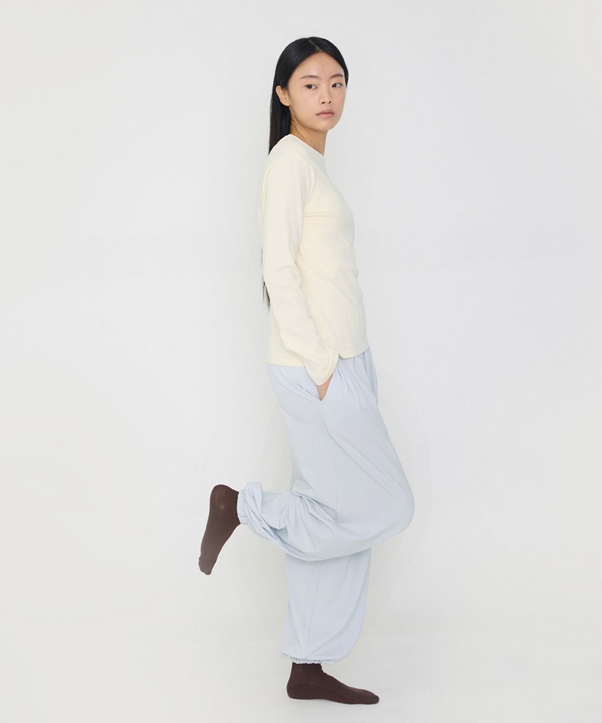 데비웨어(DEVIWEAR) [DO] 소프트 라운드넥 티셔츠 DEVI-DO1002-크림