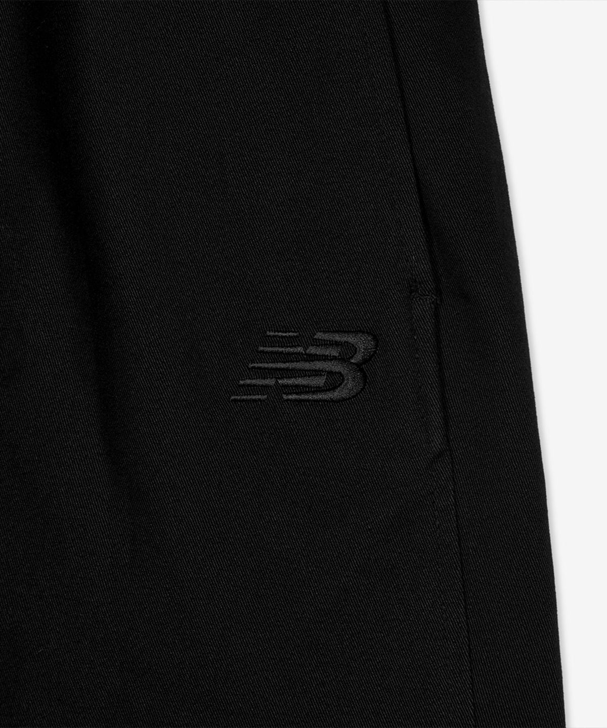 뉴발란스(NEW BALANCE) NBNTG11213 / UNI NEW GREY 커브드 와이드 치노팬츠 (BLACK)