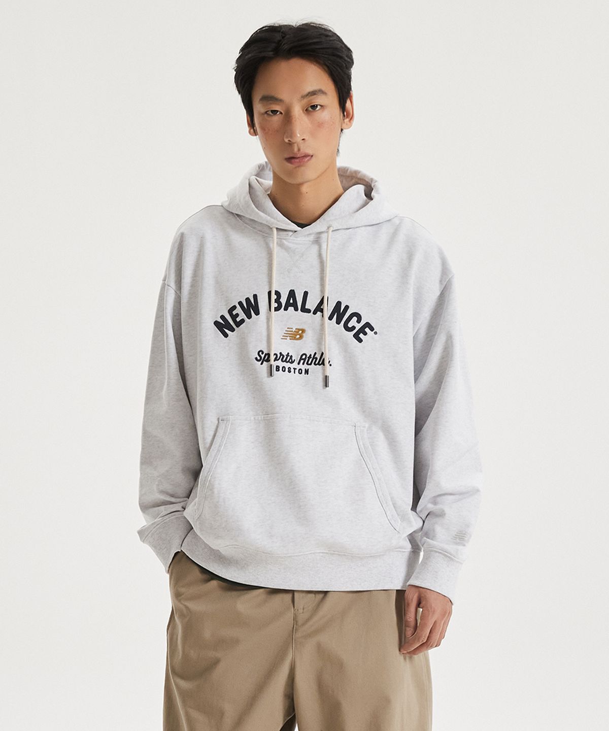 뉴발란스(NEW BALANCE) NBN0G11213 / UNI NEW GREY 그래픽 후드티 (LIGHT GRAY)