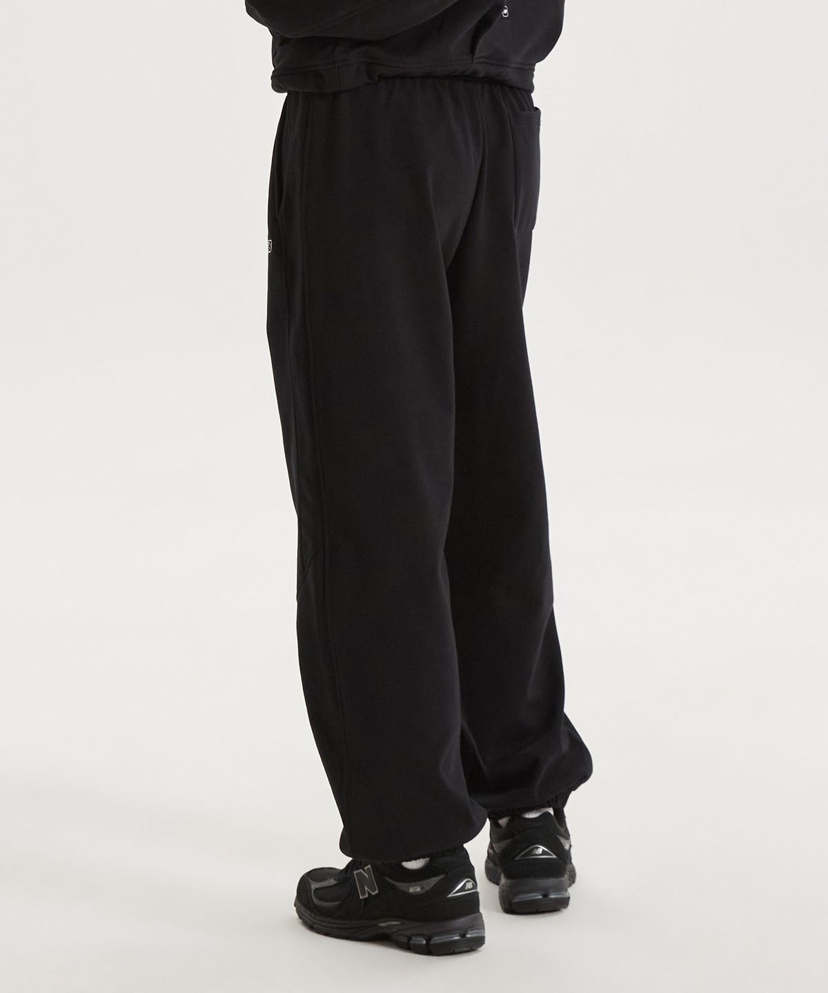 뉴발란스(NEW BALANCE) NBMLG1W212 / WOMEN 에센셜 와이드 조거 팬츠 (BLACK)
