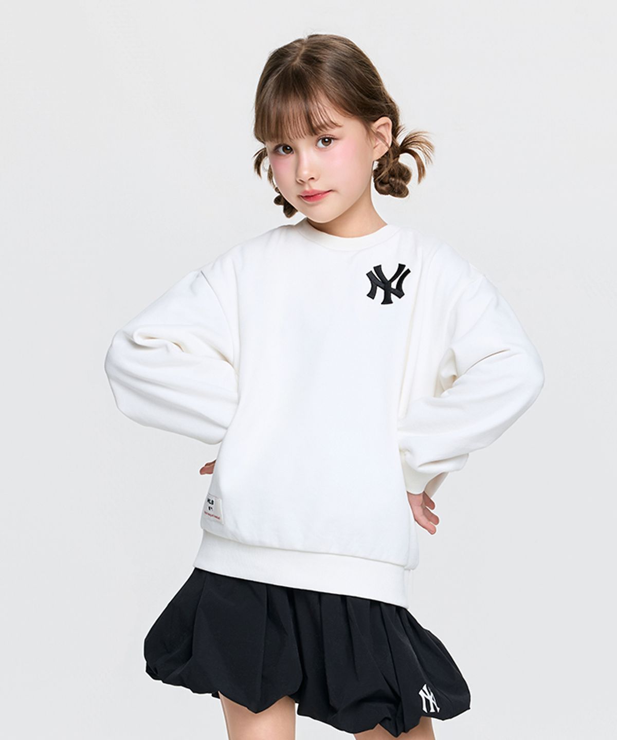 엠엘비 키즈(MLB KIDS) 스포티브 베이직 레터링 맨투맨 NY (Ivory)