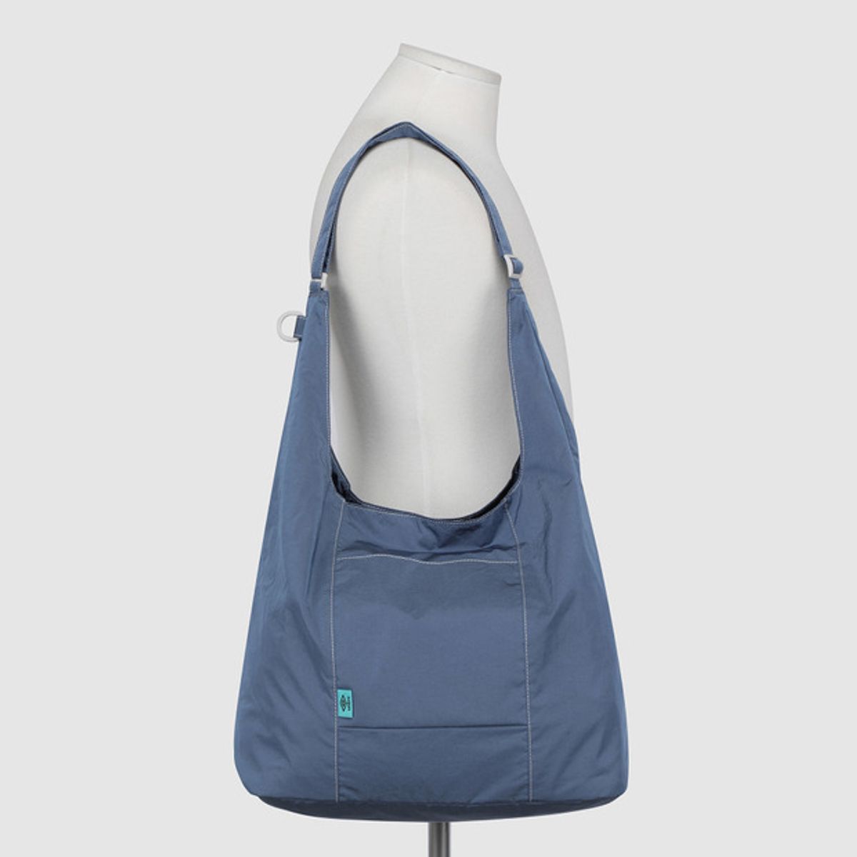 엄브로(UMBRO) 클래식 플러스 쇼퍼백 블루 UR123CBG31
