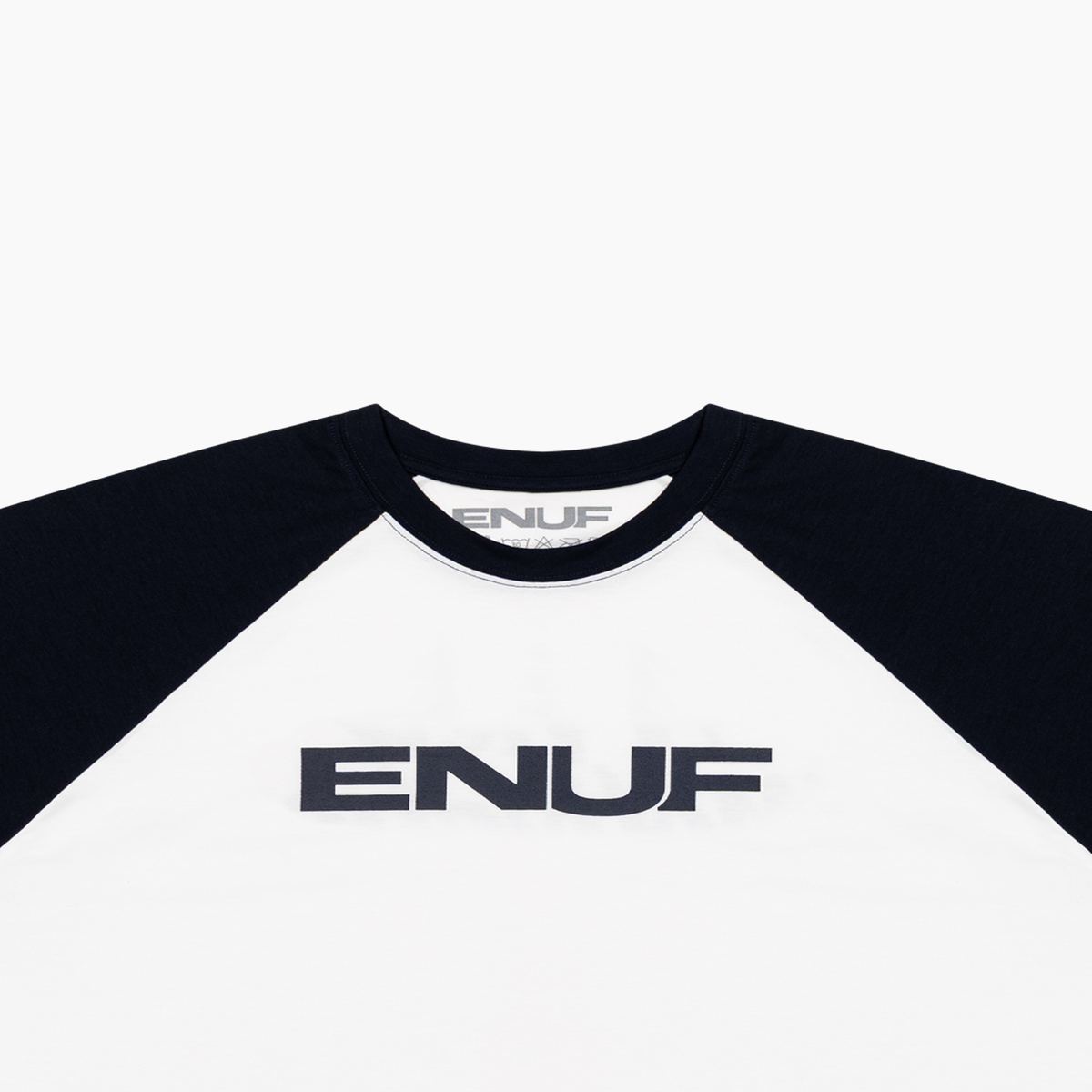 이너프(ENUF) ENUF 화이트/네이비 티셔츠