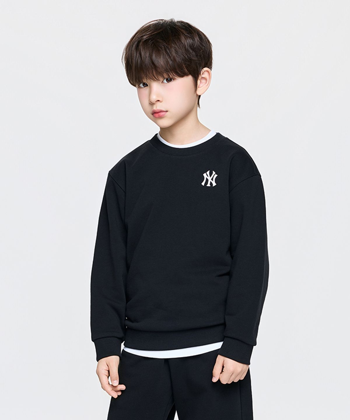 엠엘비 키즈(MLB KIDS) 베이직 스몰로고 맨투맨 NY (Black)