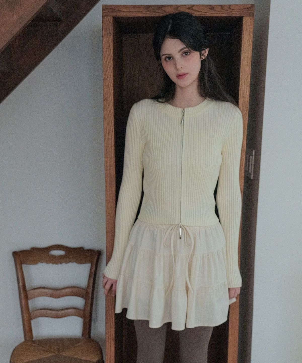 쿨키튼(KOOLKITTEN) Ribbed Cropped Zip-Up Cardigan