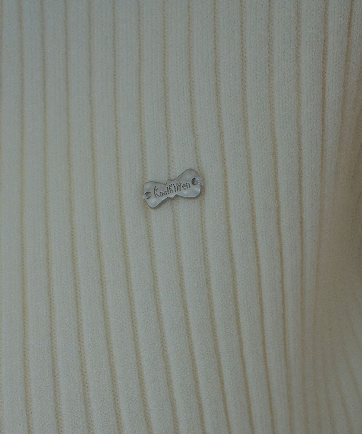 쿨키튼(KOOLKITTEN) Ribbed Cropped Zip-Up Cardigan