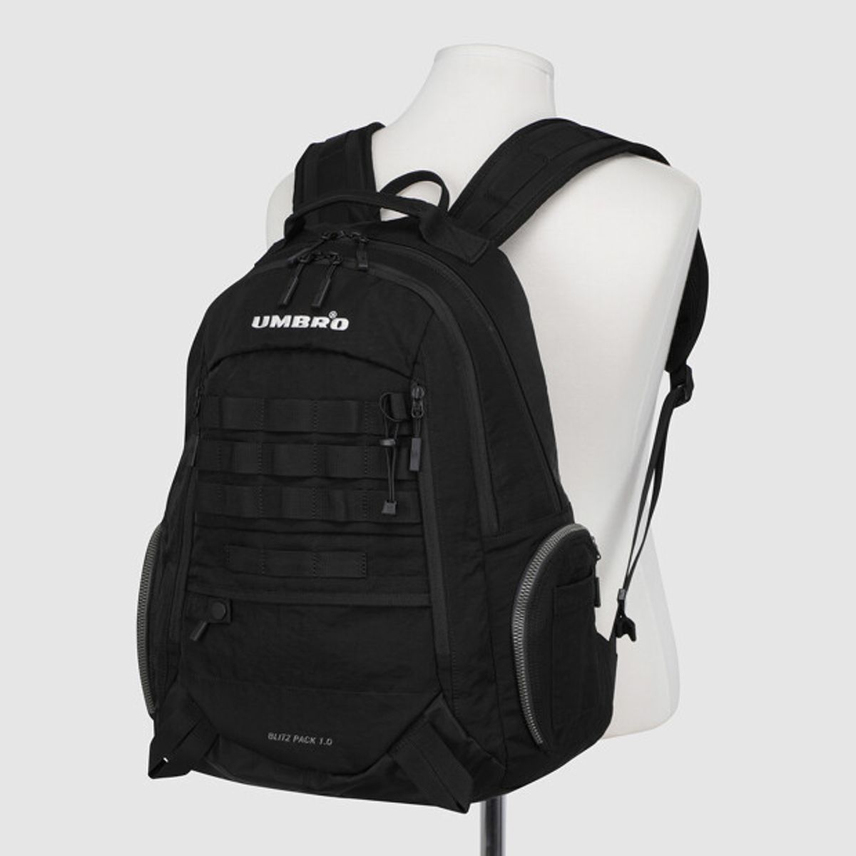 엄브로(UMBRO) 블리츠 익스텐션 백팩 (30L) 블랙 UR123CBP21