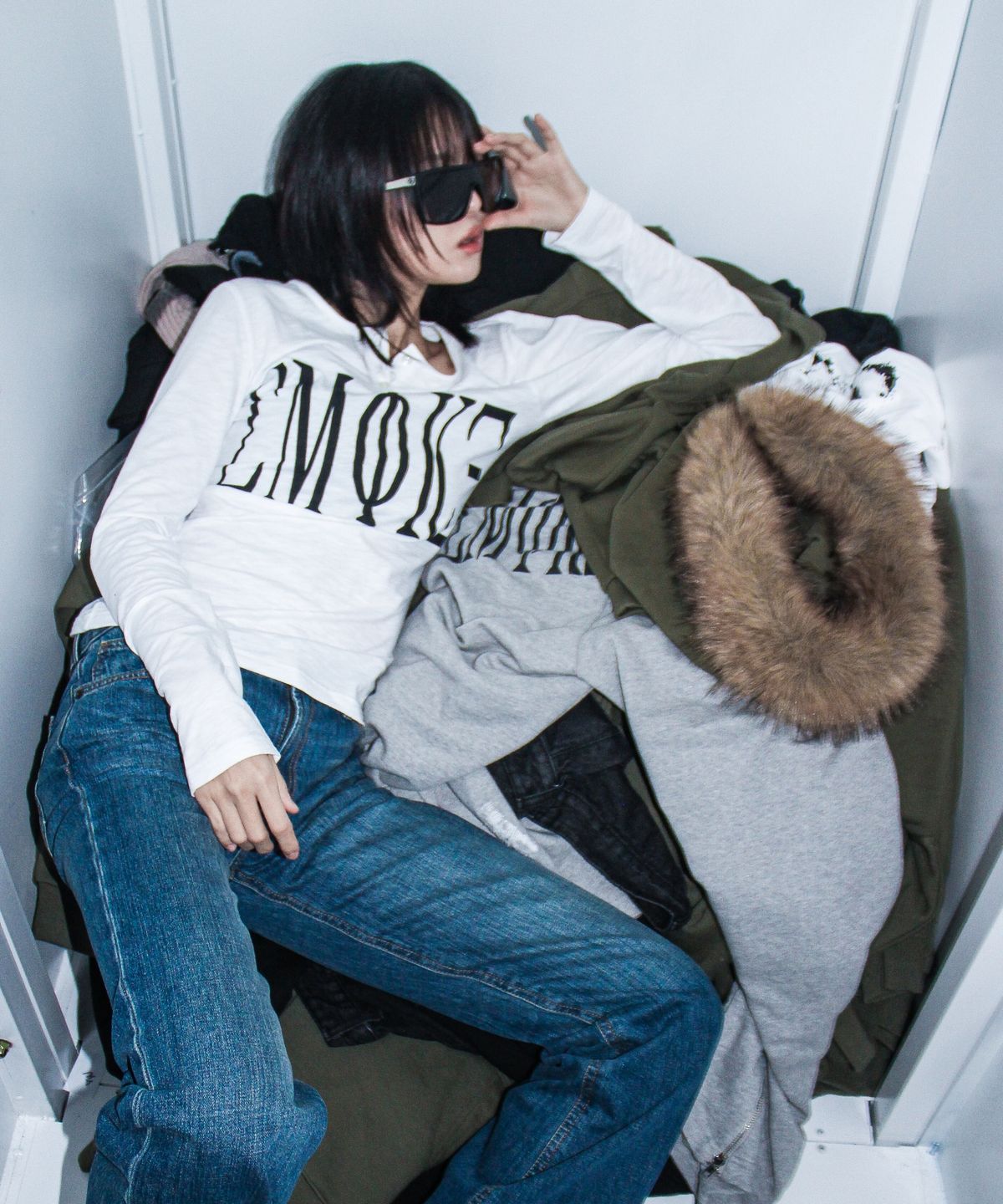 스모크어스타(SMOKEASTAR) SMOKE CODE LONG-SLEEVE (WHITE)