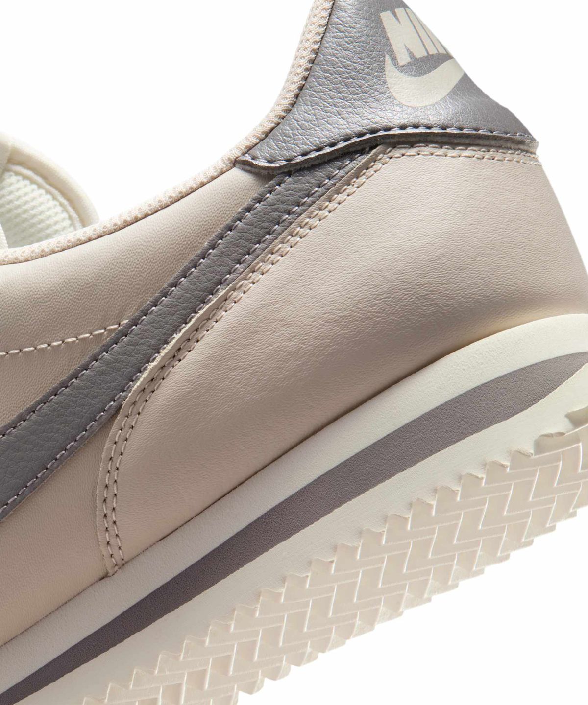 나이키(NIKE) 코르테즈 레더 M - 크림:소프트 펄:펜슬 포인트 / DM4044-202