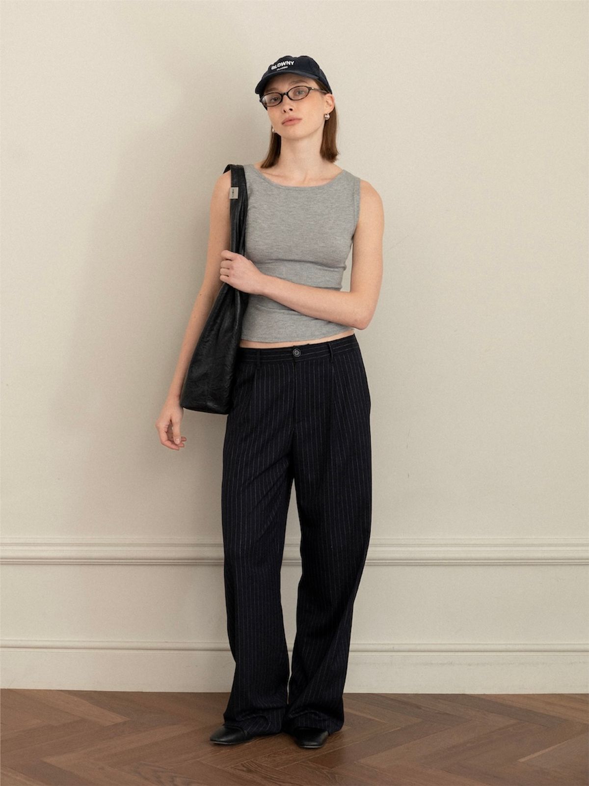 글로니(GLOWNY) G GENTLE WIDE LEG PINSTRIPE PANTS (NAVY)