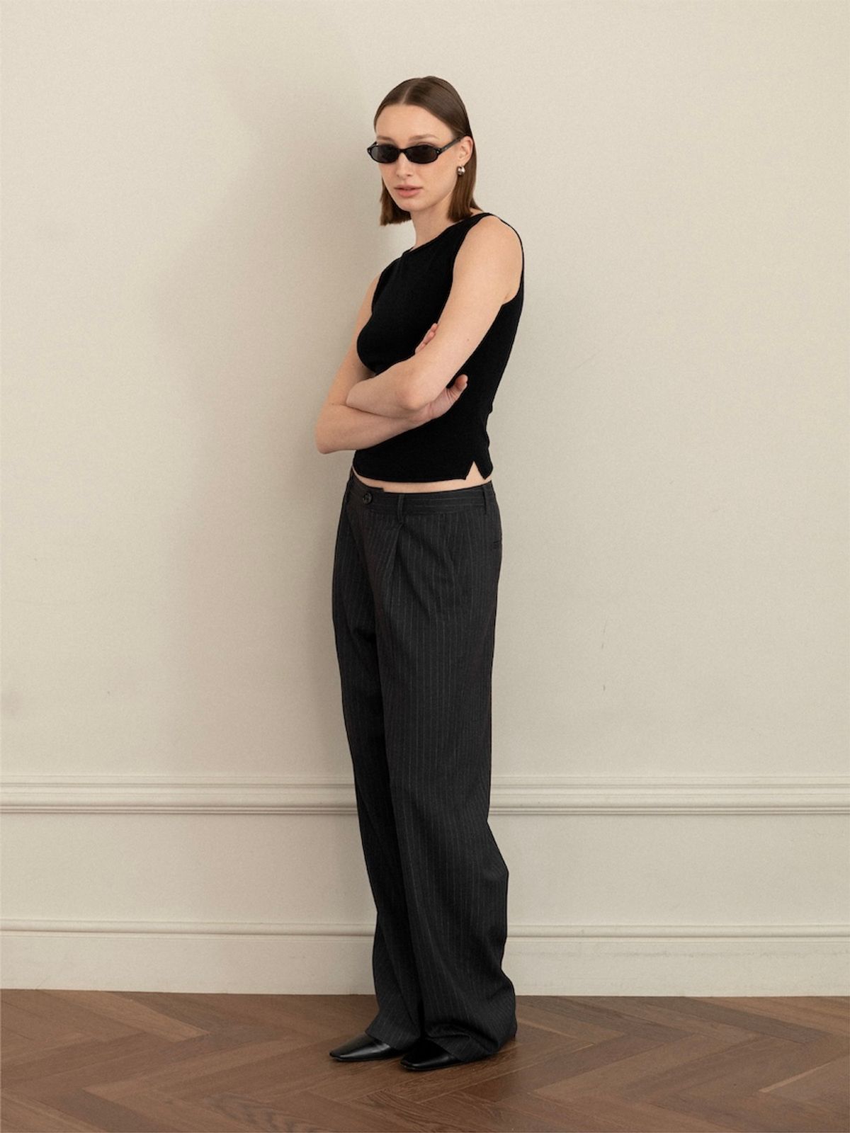 글로니(GLOWNY) G GENTLE WIDE LEG PINSTRIPE PANTS (GRAY)