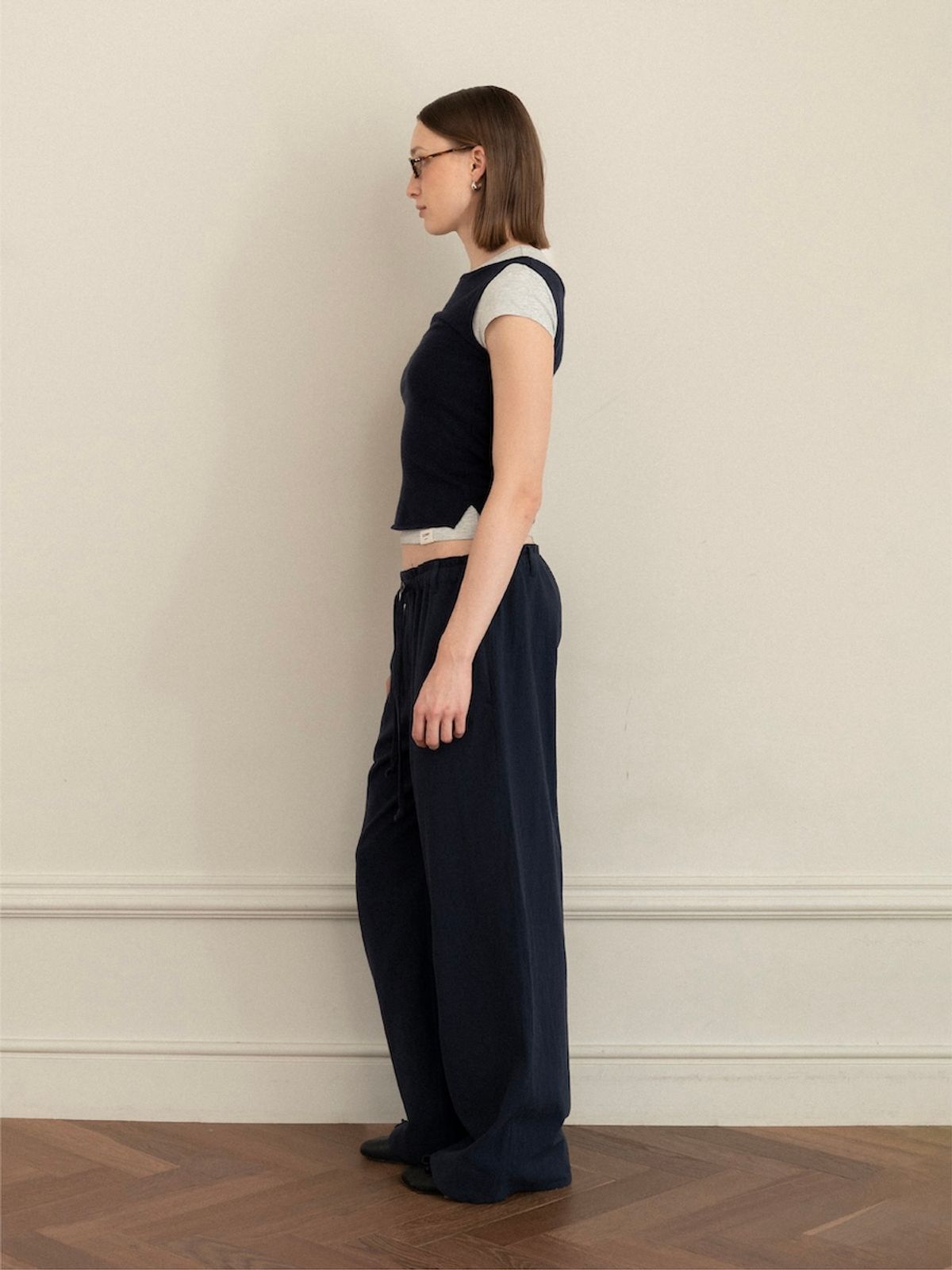 글로니(GLOWNY) G LIGHT STRING PANTS (NAVY)