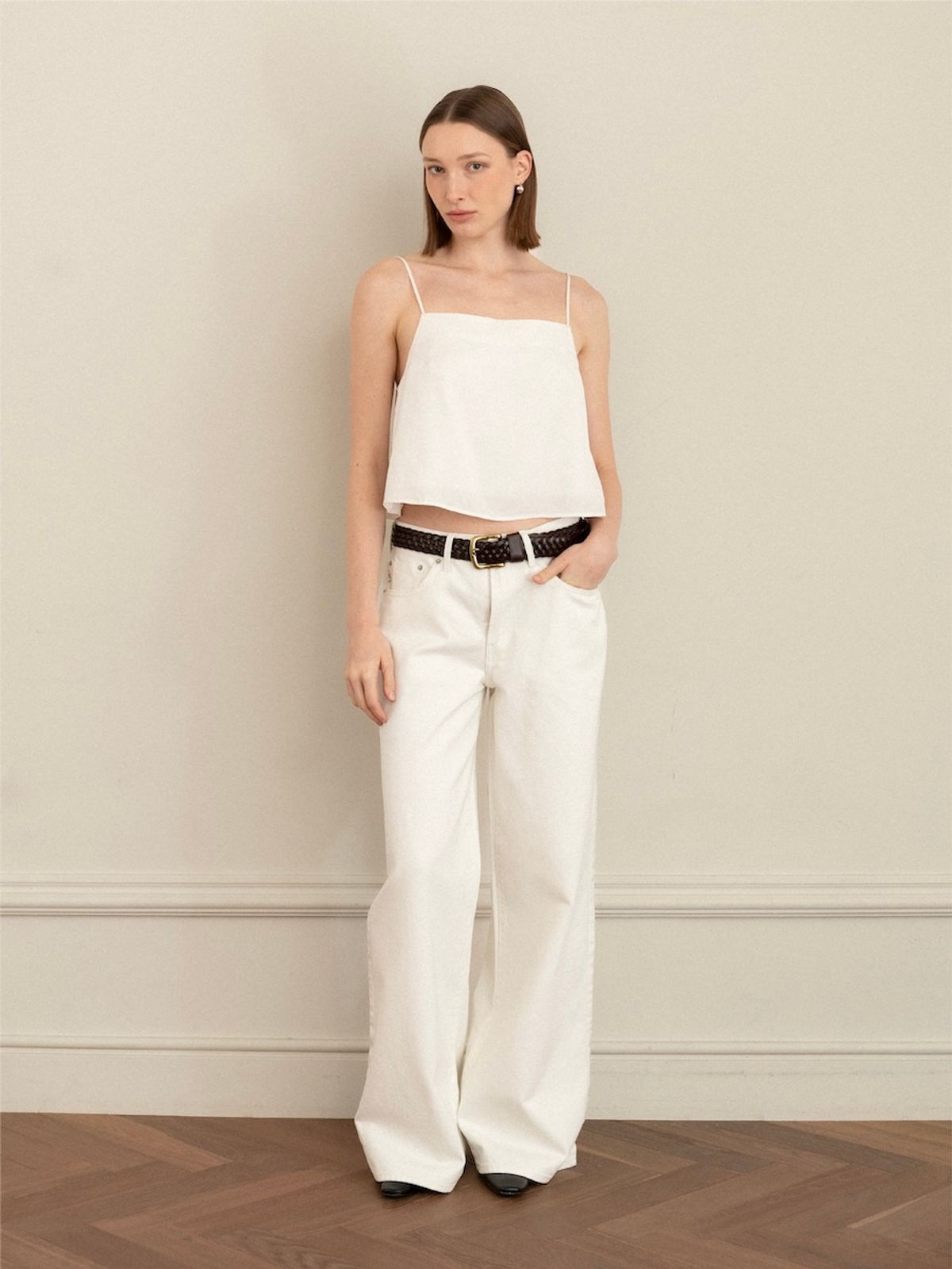 글로니(GLOWNY) G ELLA STRAP SLEEVELESS (IVORY)