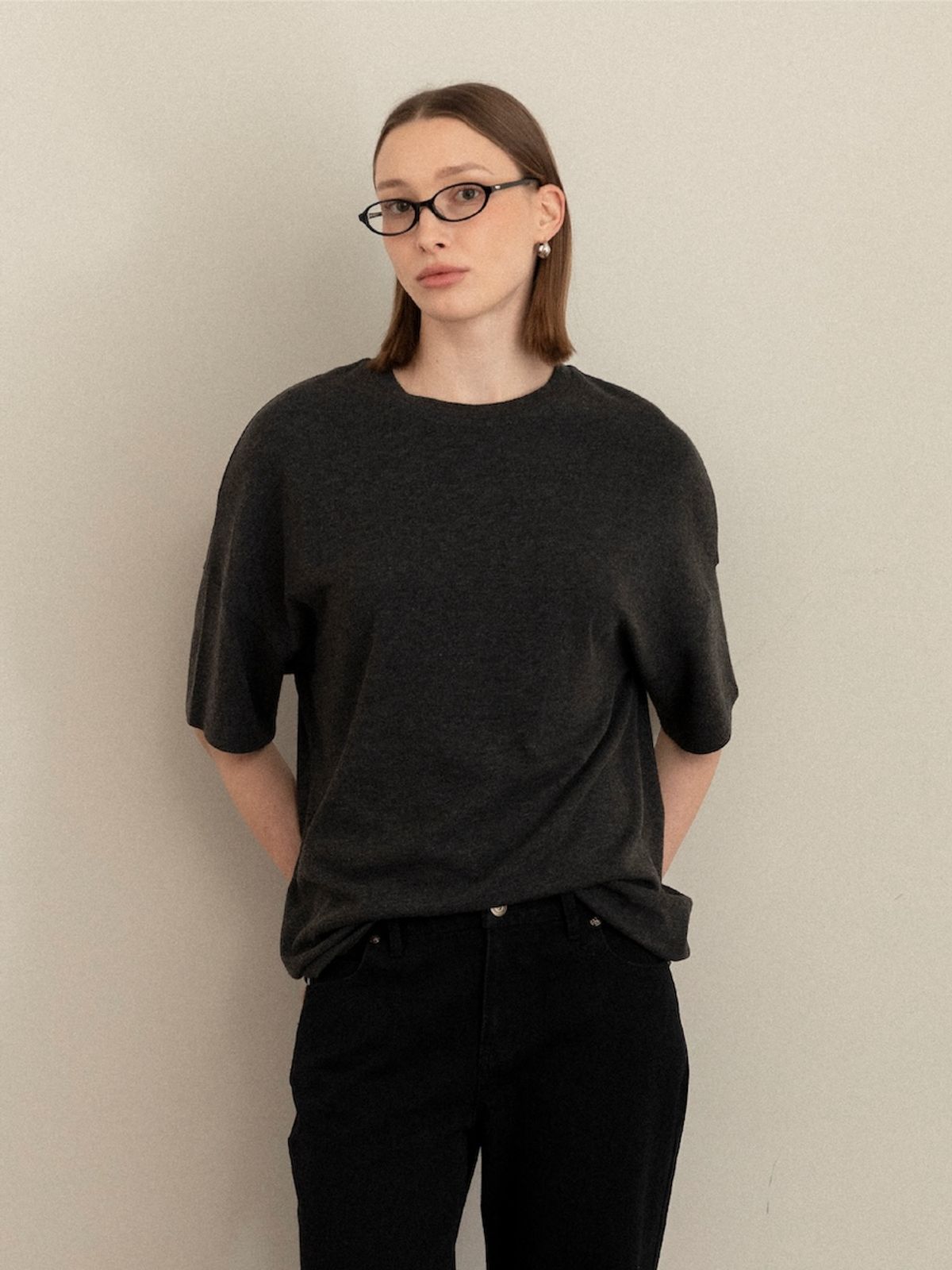 글로니(GLOWNY) G COZY BOX TEE (CHARCOAL)
