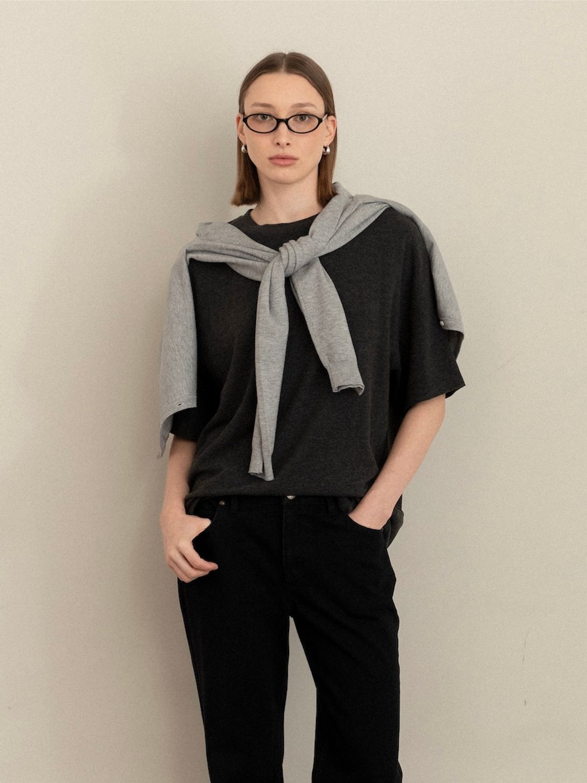 글로니(GLOWNY) G COZY BOX TEE (CHARCOAL)