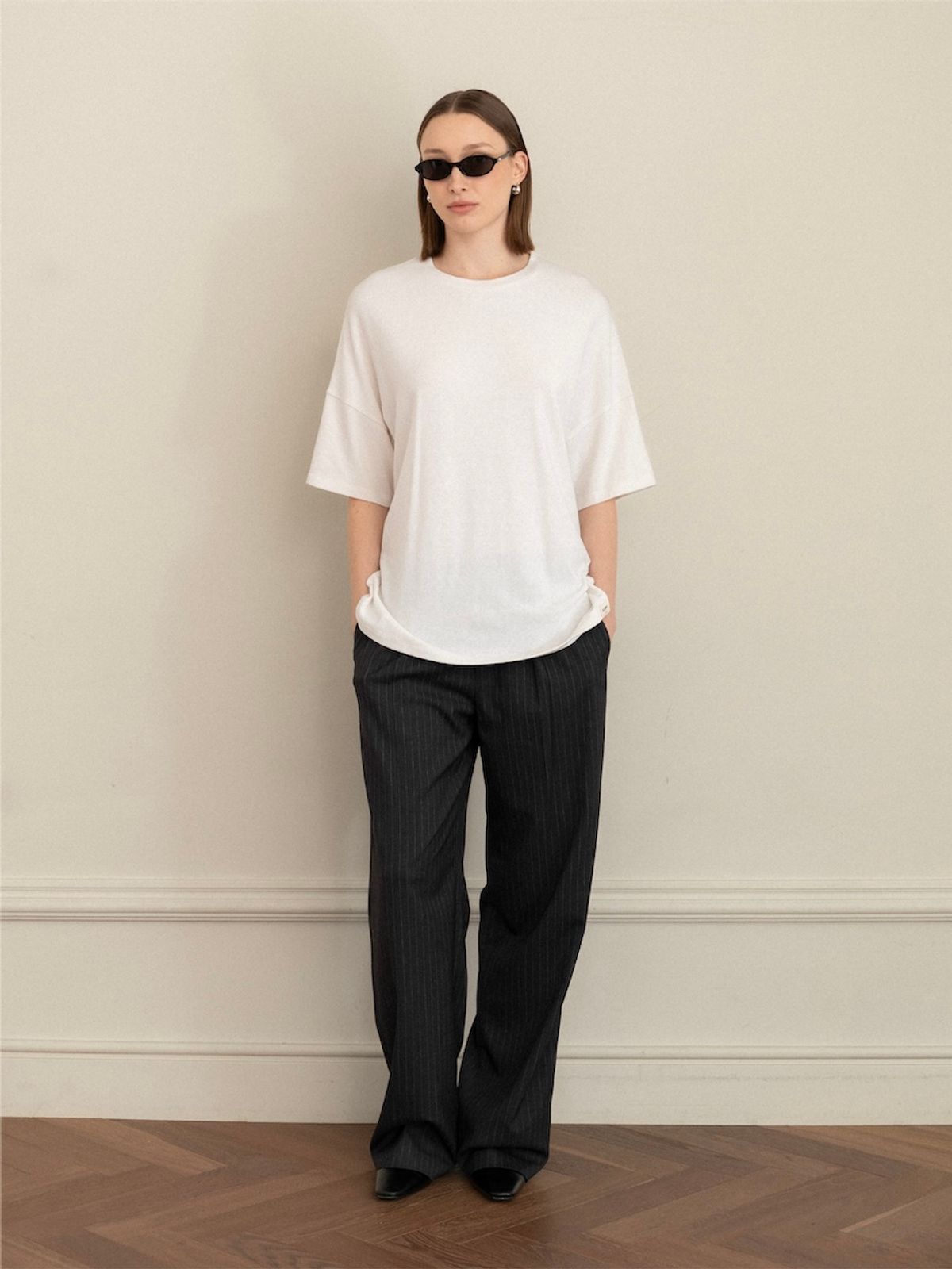 글로니(GLOWNY) G COZY BOX TEE (IVORY)