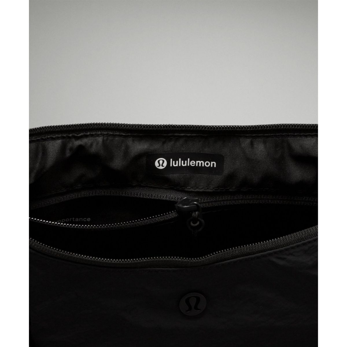 룰루레몬(LULULEMON) 슬라우치 슬링백 6L  BLK