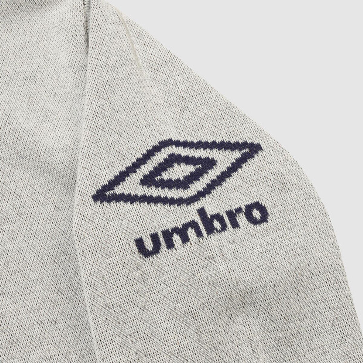 엄브로(UMBRO) 더비독 레프리 니트 스웨터 아이보리 UR121CST31