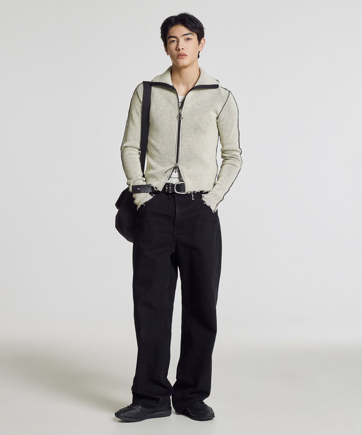 뉴발란스(NEW BALANCE) NBGCGS1204 / 메탈릭 경량 더플백 (BLACK)