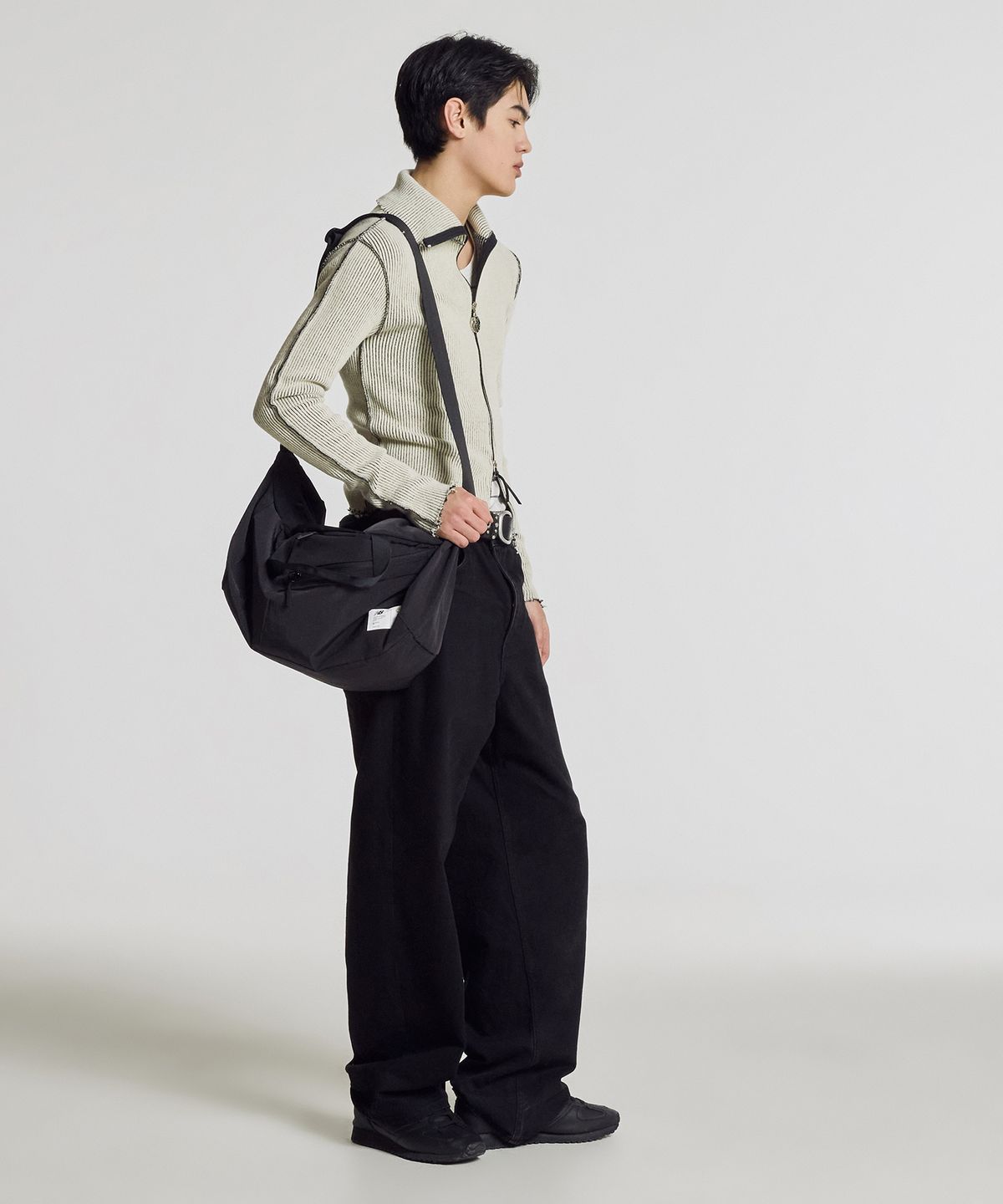 뉴발란스(NEW BALANCE) NBGCGS1204 / 메탈릭 경량 더플백 (BLACK)