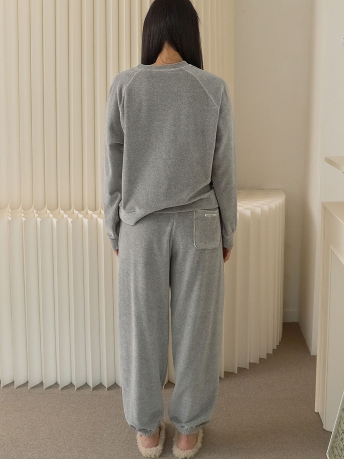 쏘리, 투 머치 러브(SORRY, TOO MUCH LOVE) Soft Velvet Raglan Track Set_Gray