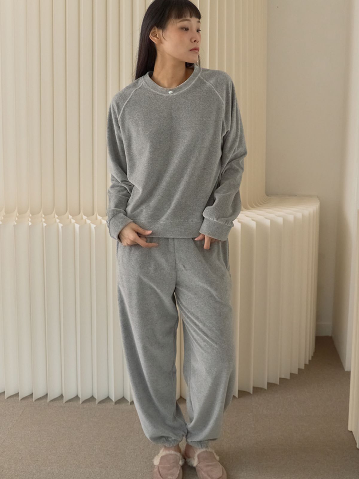 쏘리, 투 머치 러브(SORRY, TOO MUCH LOVE) Soft Velvet Raglan Track Set_Gray