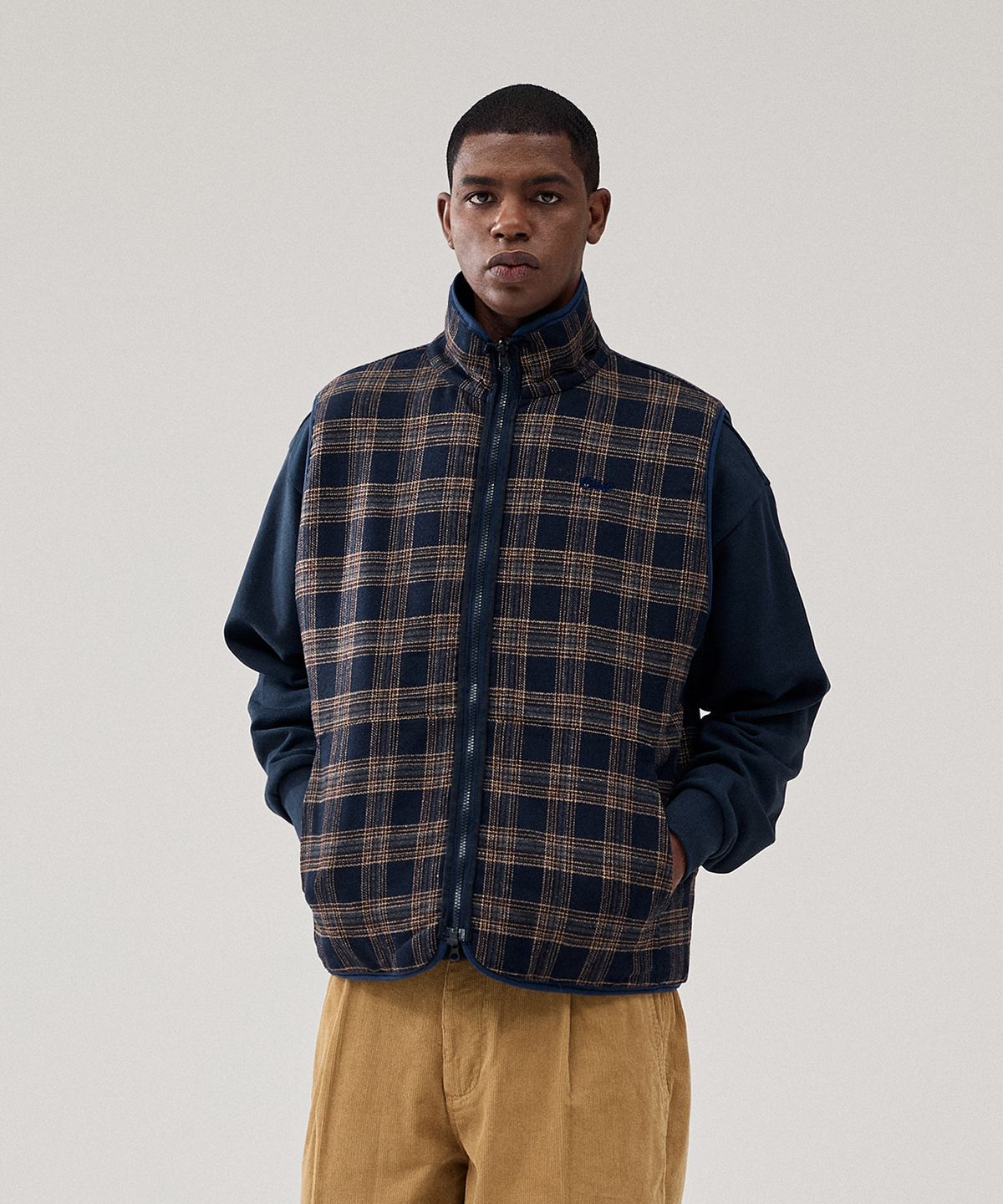 크루멤버스온리(CREW MEMBERS ONLY) REVERSIBLE FLEECE VEST NAVY