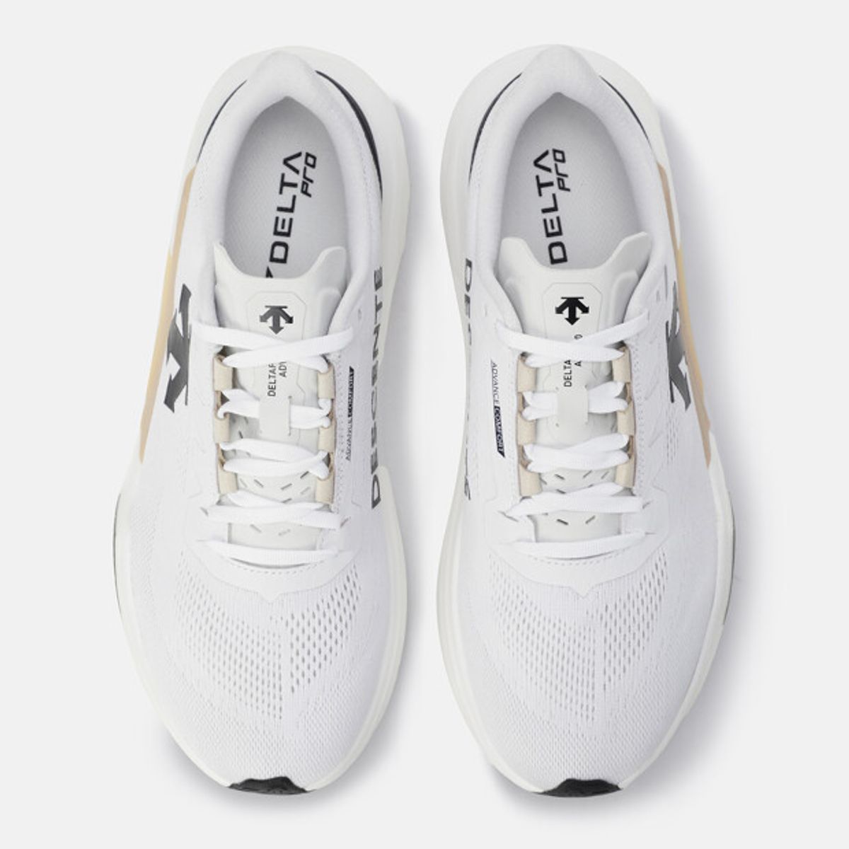 데상트(DESCENTE) 델타프로 어드밴스 V2 베이지 화이트 SR113RRN12