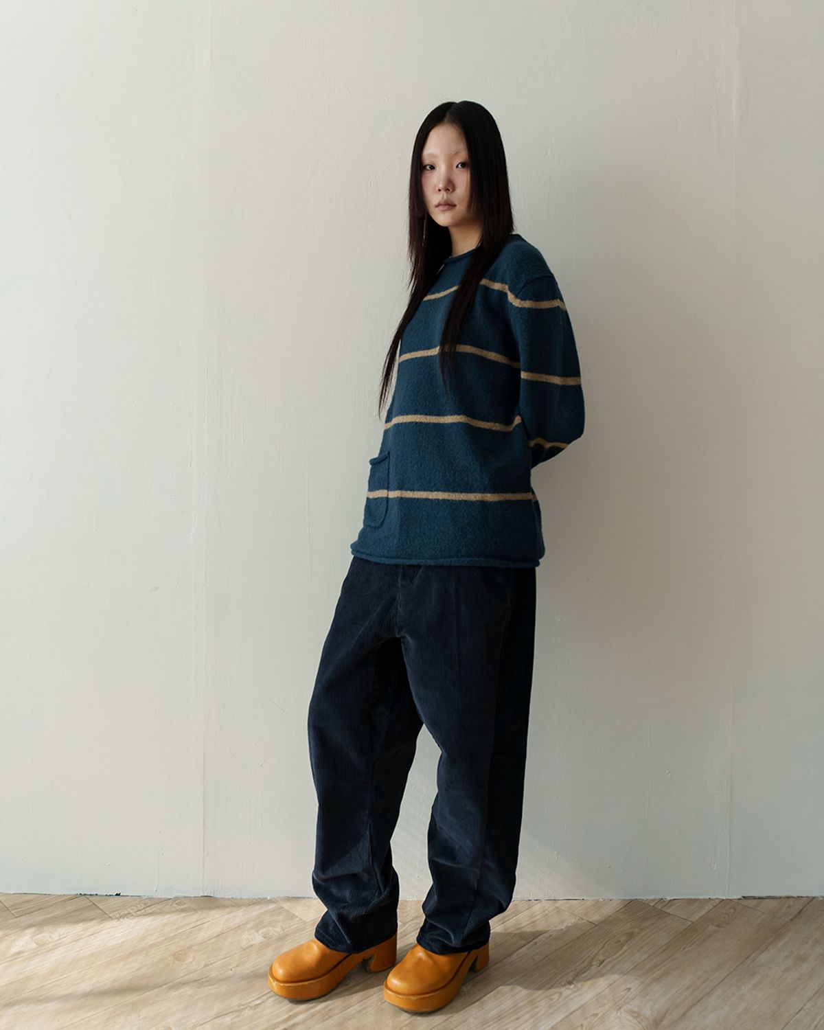 카락터(KARACTOR) Wonky corduroy pants / Dark navy