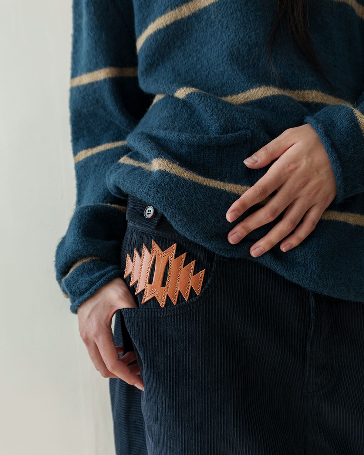 카락터(KARACTOR) Wonky corduroy pants / Dark navy