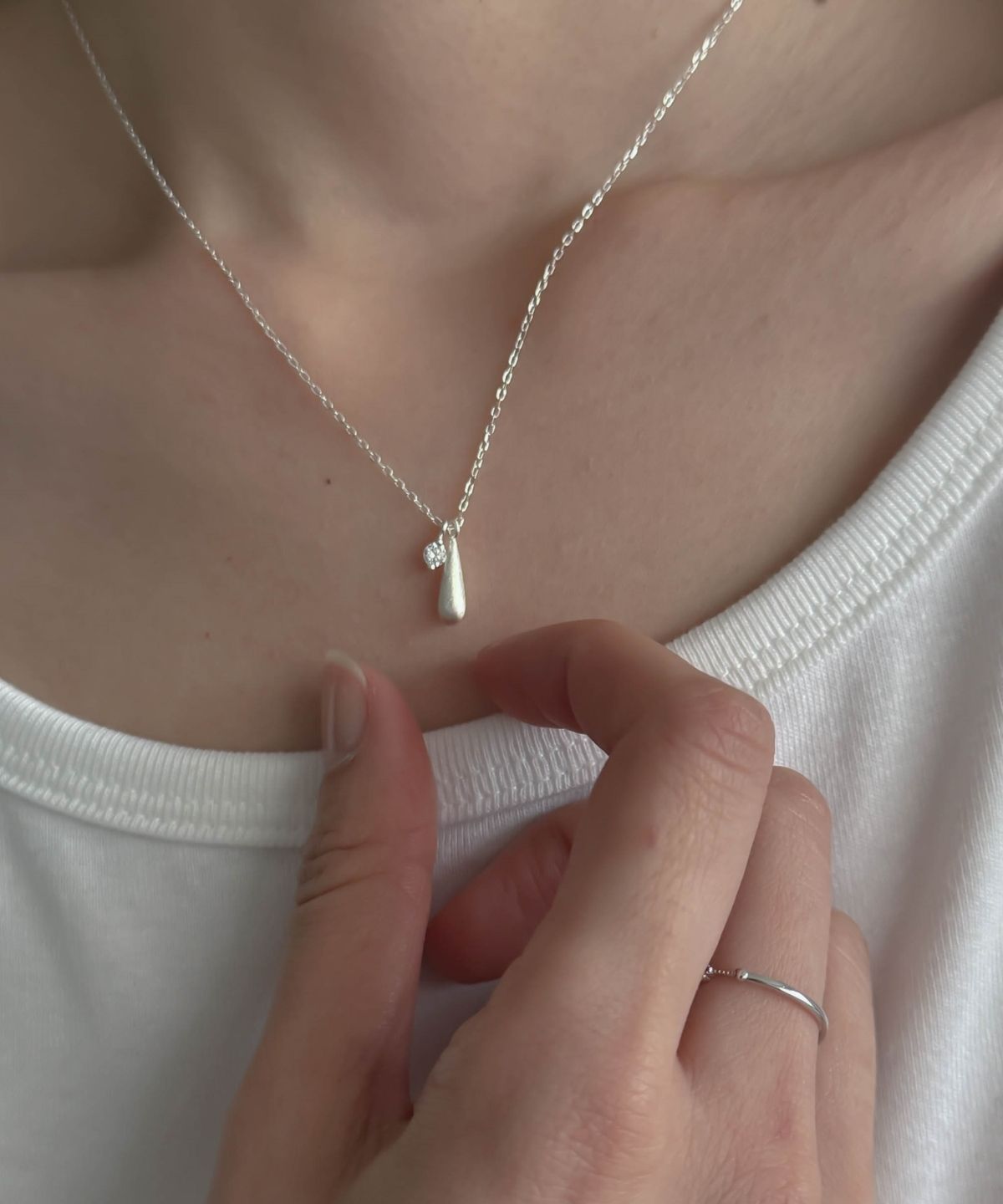 바라두(BARADU) 925 Mini dew pendant necklace