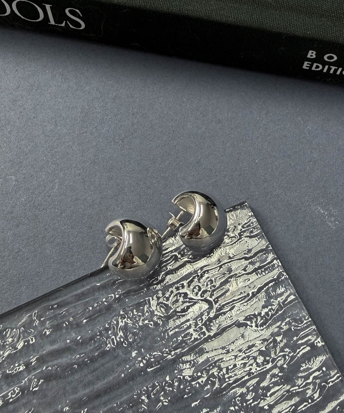바라두(BARADU) 925 Half moon bold stud earrings