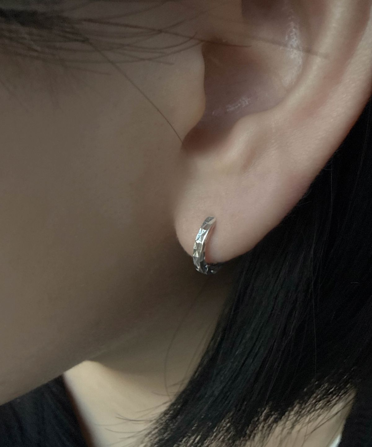 바라두(BARADU) 925 Facet cutting hoop earrings