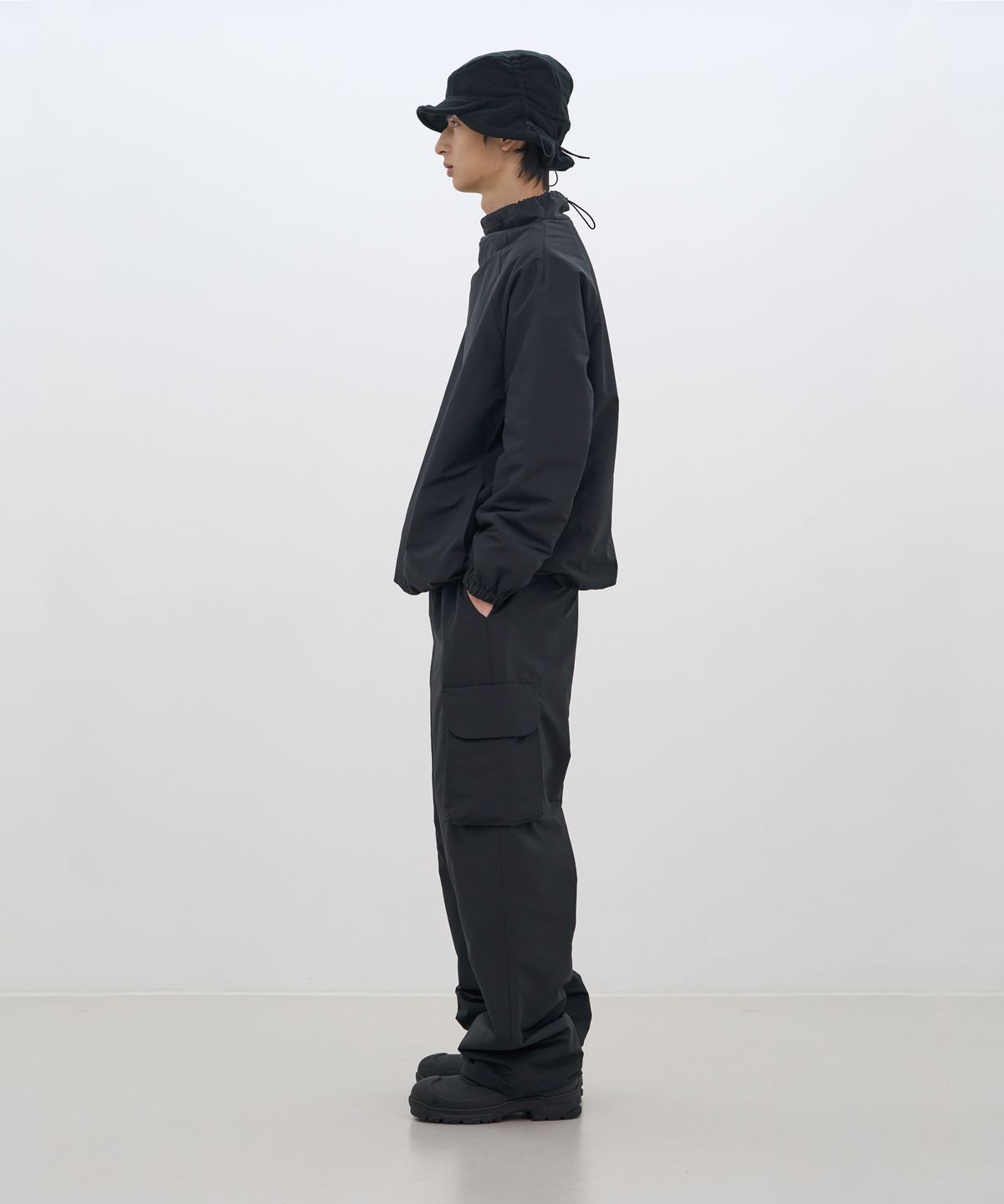 카사카사(KASAKASA) Padded Cargo Pants Black