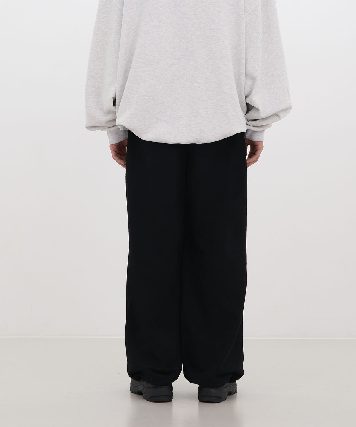 카사카사(KASAKASA) Wool Drawstring Sweatpants Black