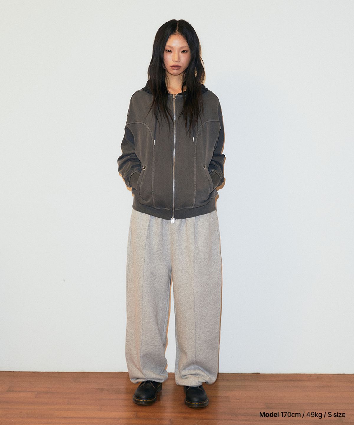 마하그리드(MAHAGRID) STRIPE POCKET SWEAT PANT GREY(MG2FFMPA08A)