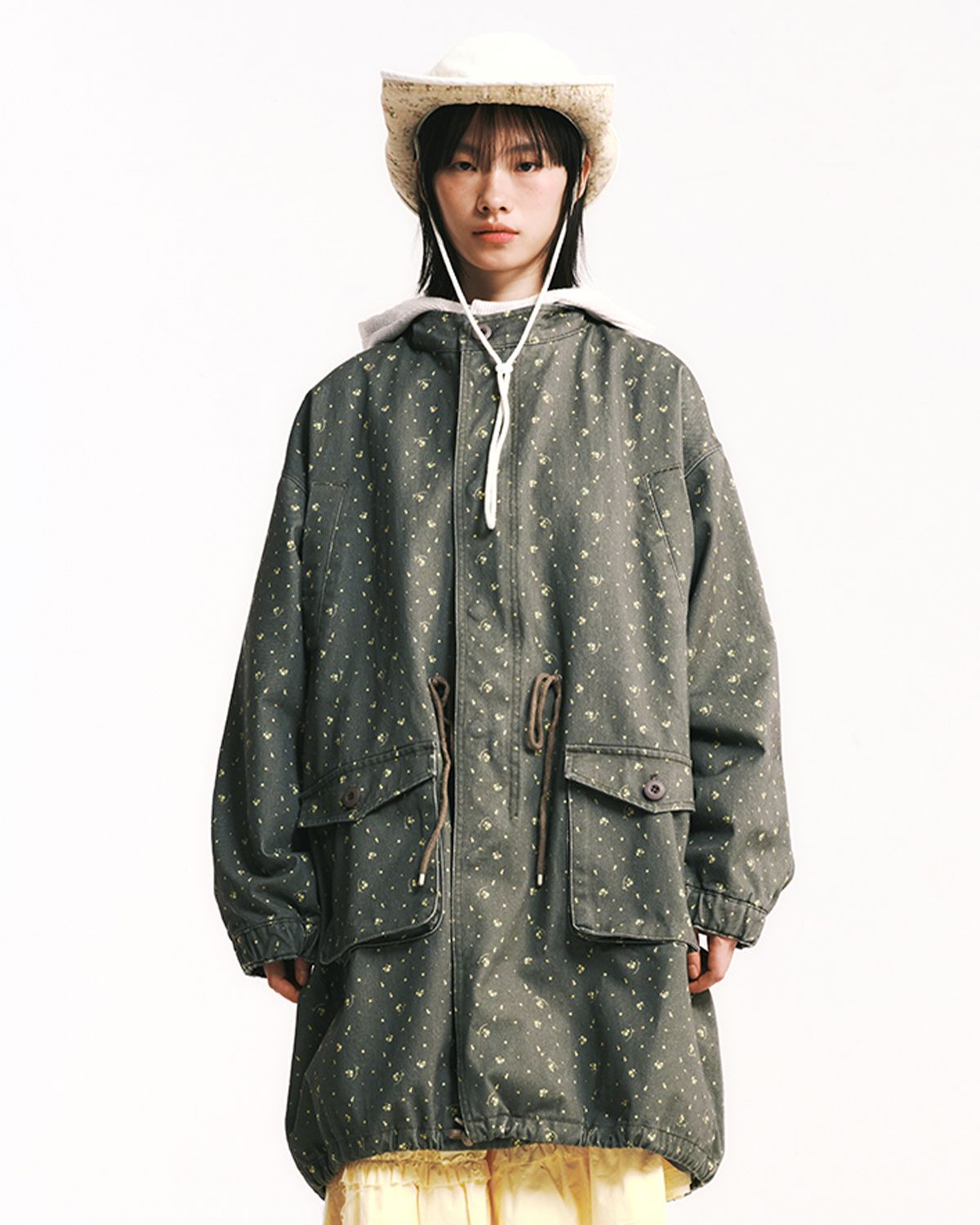 더뮤지엄비지터(THEMUSEUMVISITOR) FLORAL FISHTAIL JACKET (KHAKI)