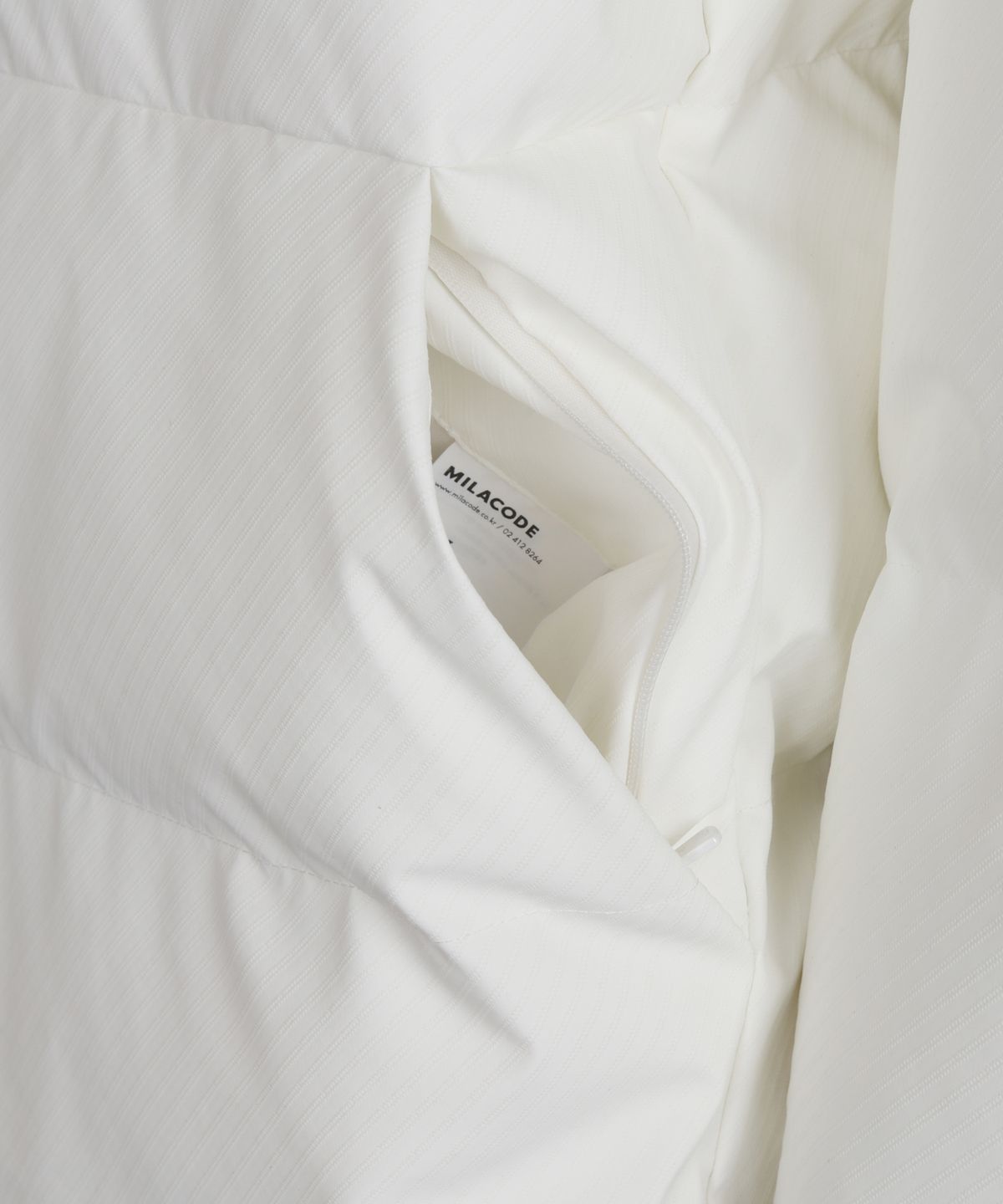 밀라코드(MILACODE) Utility Anorak Padding (3M Featherless Over Fit) (OFF WHITE)
