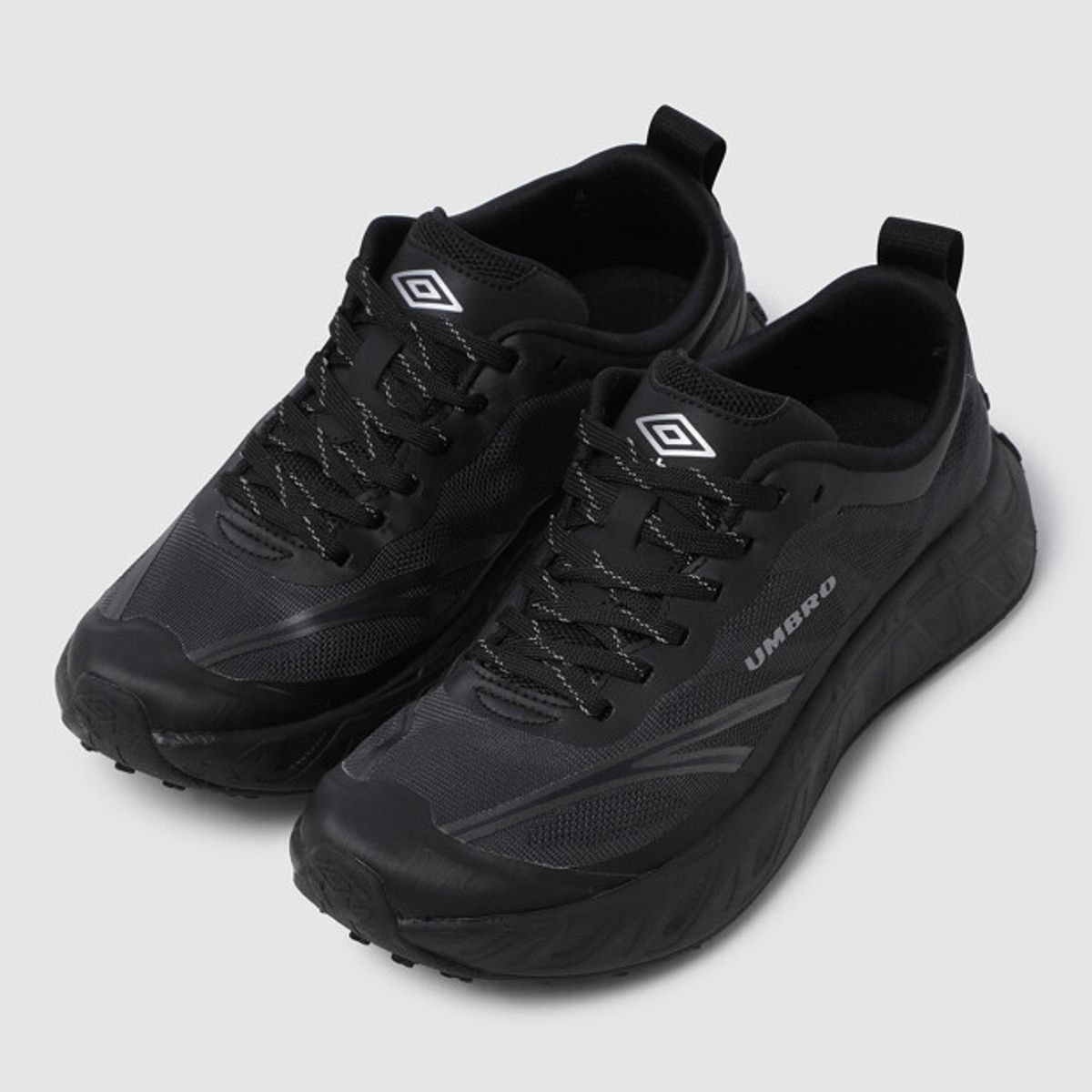 엄브로(UMBRO) REGENT (리젠트) 블랙 UR123CTP21