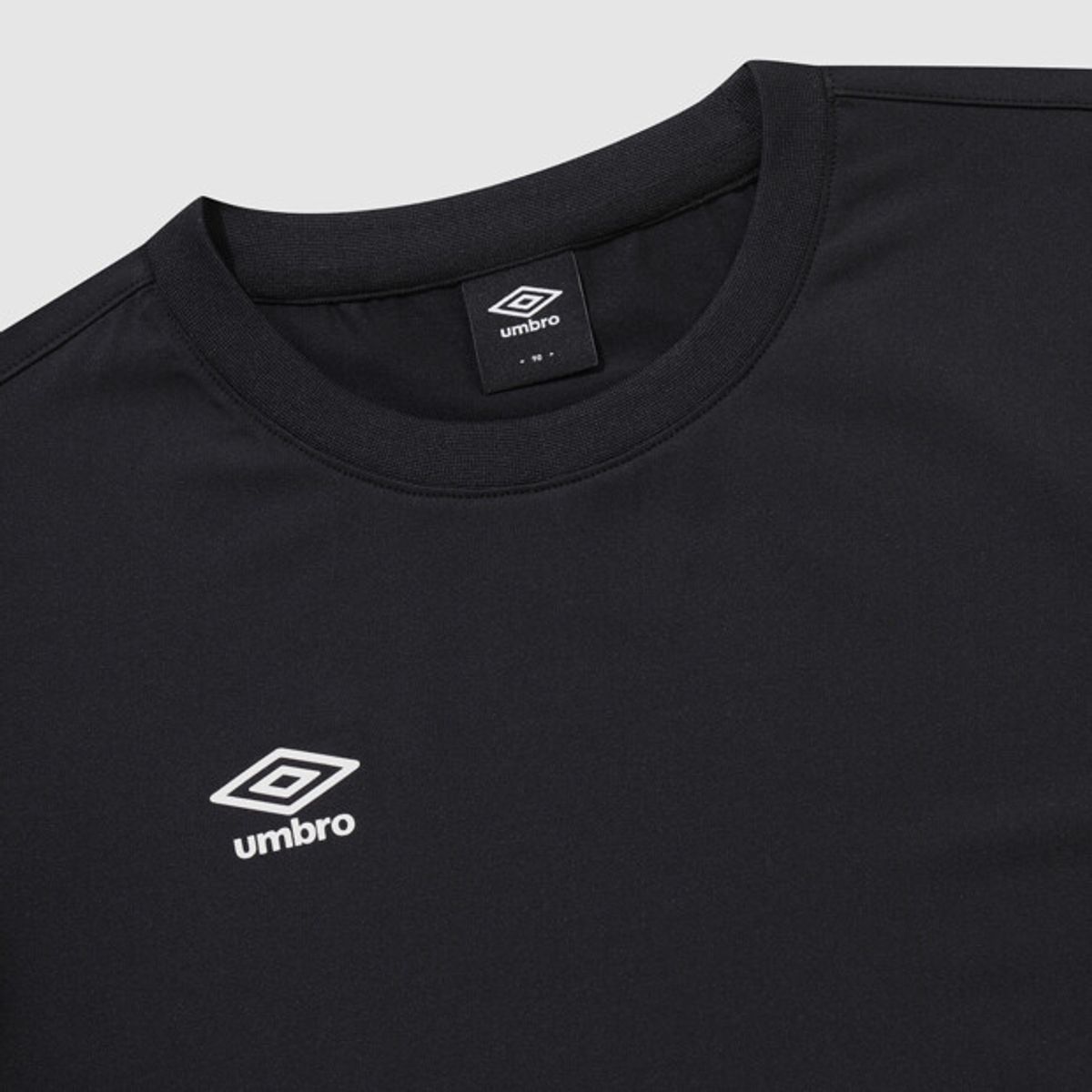 엄브로(UMBRO) 폴리 스판 우먼스 스몰로고 반팔 티셔츠 블랙 UR122SRS12